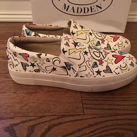 LAST PAIR NIB Steve Madden Gillian Sneakers - Picture 3 of 6
